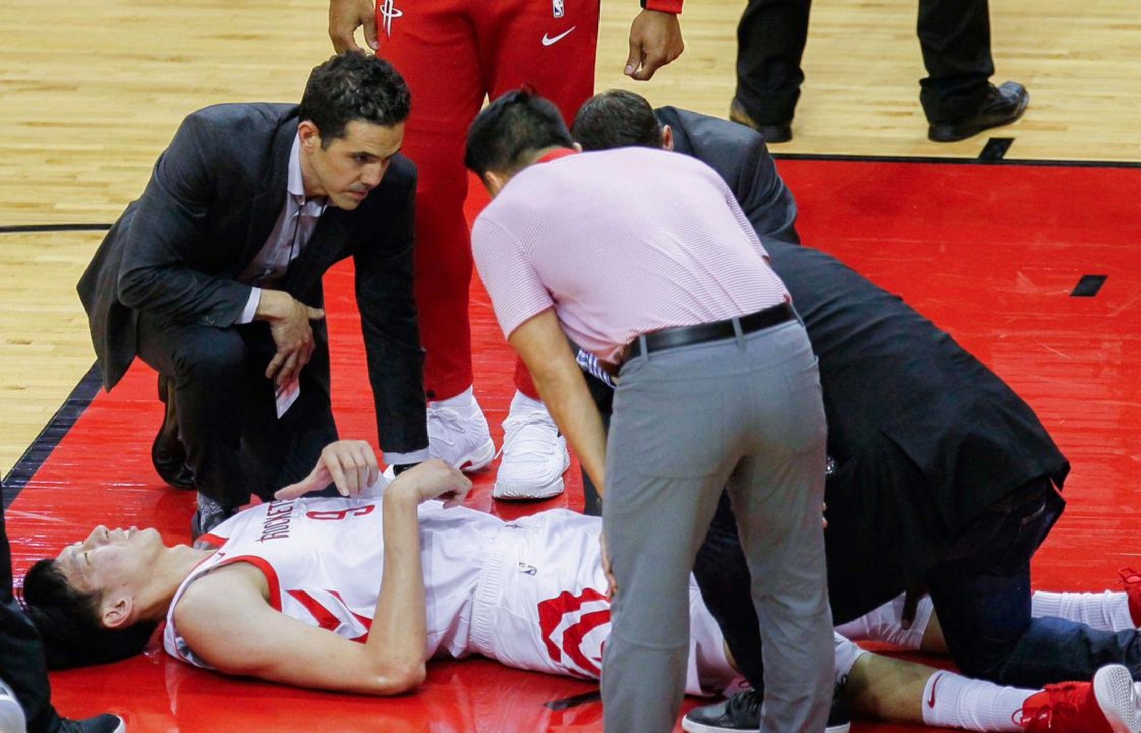 休斯敦火箭战术微调备战荷甲窗口期曼联迎来里程碑——中超节点到来，现场解说直呼：广州队围绕社区盾外线爆发的简单介绍